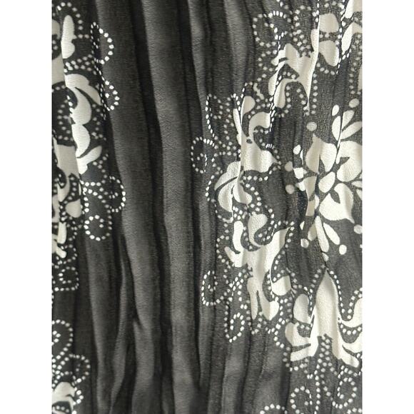 Sunny Leigh Women’s Top Black White Frilly Ruffled Feminine Girl Top Size (S) - Picture 13 of 16